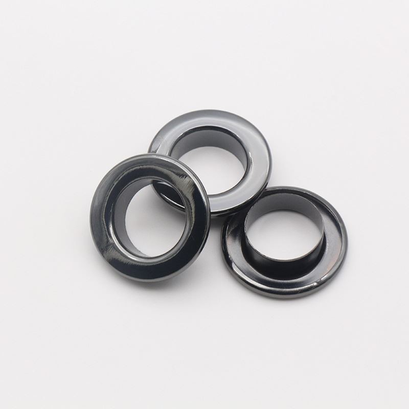 oval eyelets oval eyelets